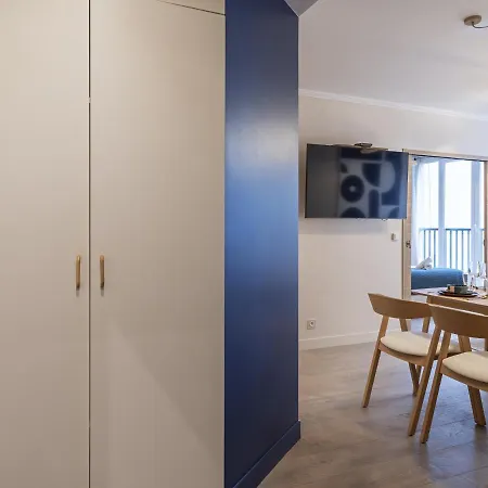 The Blue Suite On Champs Elysees Avenue Paris Exterior photo