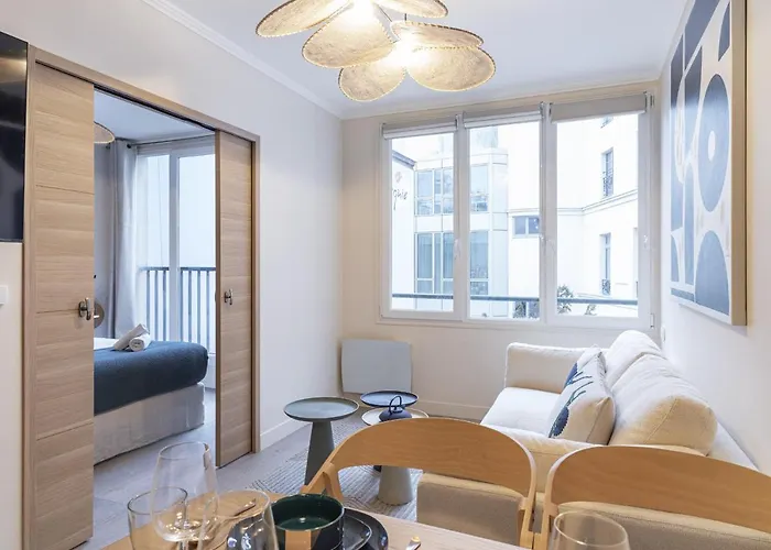 The Blue Suite On Champs Elysees Avenue